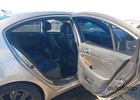 2009 Hyundai Genesis 3.8 z USA, uszkodzony, nr VIN KMHGC46E89U042787